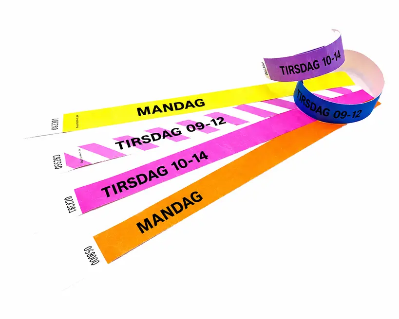 Papierarmbänder mit Text